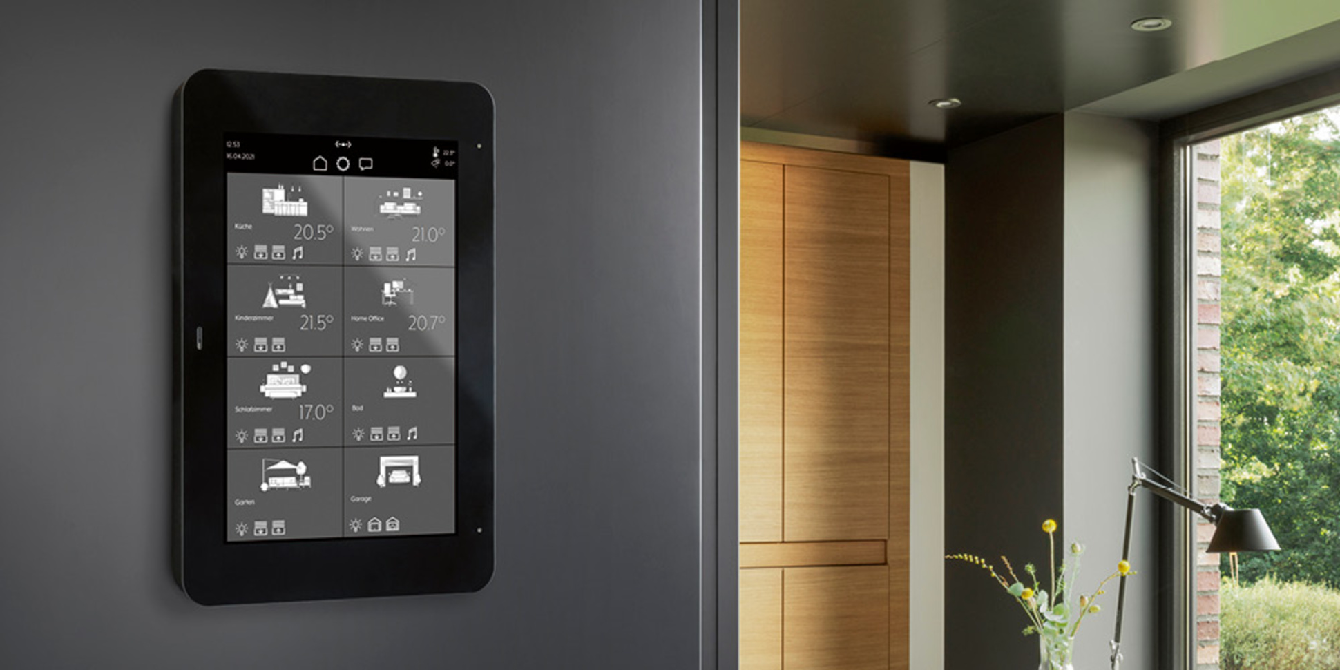 JUNG Smart Panel 8 bei Wendl Elektrotechnik in Weißenburg